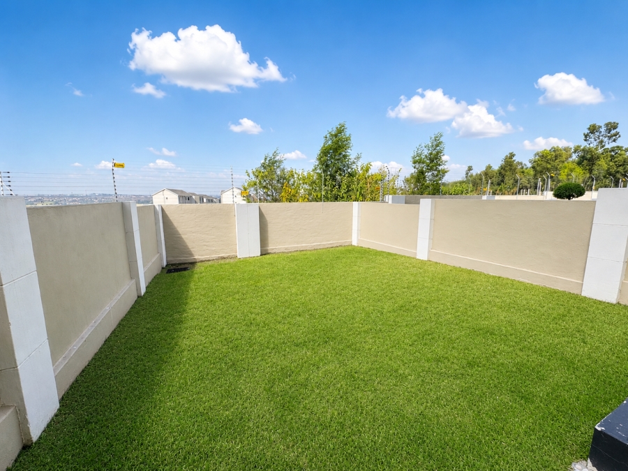 To Let 1 Bedroom Property for Rent in Blue Hills Gauteng