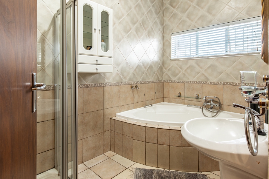 4 Bedroom Property for Sale in Krugersdorp North Gauteng