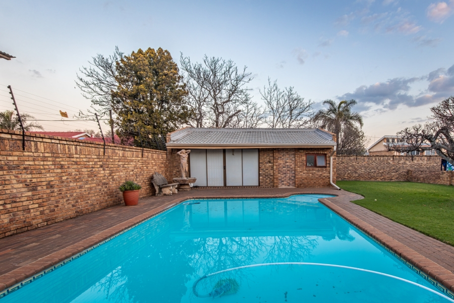 4 Bedroom Property for Sale in Krugersdorp North Gauteng