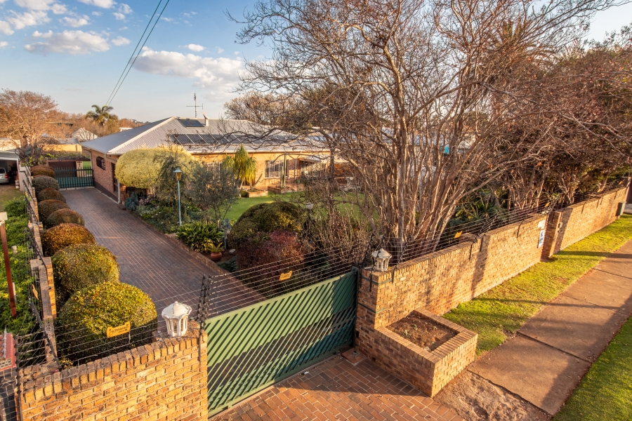 4 Bedroom Property for Sale in Krugersdorp North Gauteng