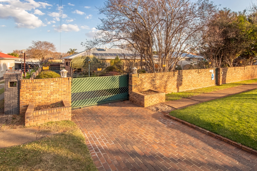 4 Bedroom Property for Sale in Krugersdorp North Gauteng