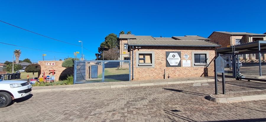 2 Bedroom Property for Sale in Whiteridge Gauteng