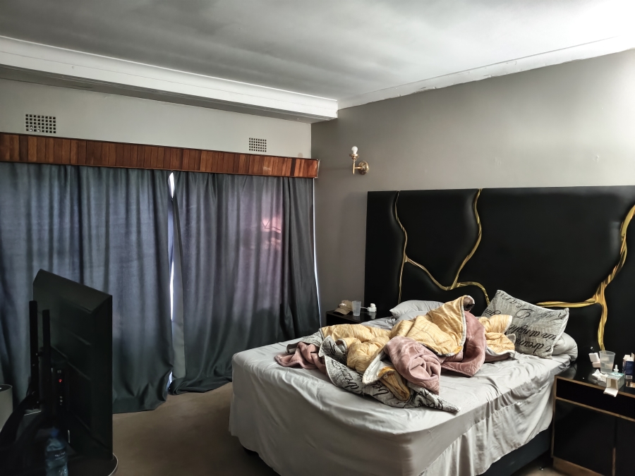 4 Bedroom Property for Sale in Constantia Kloof Gauteng
