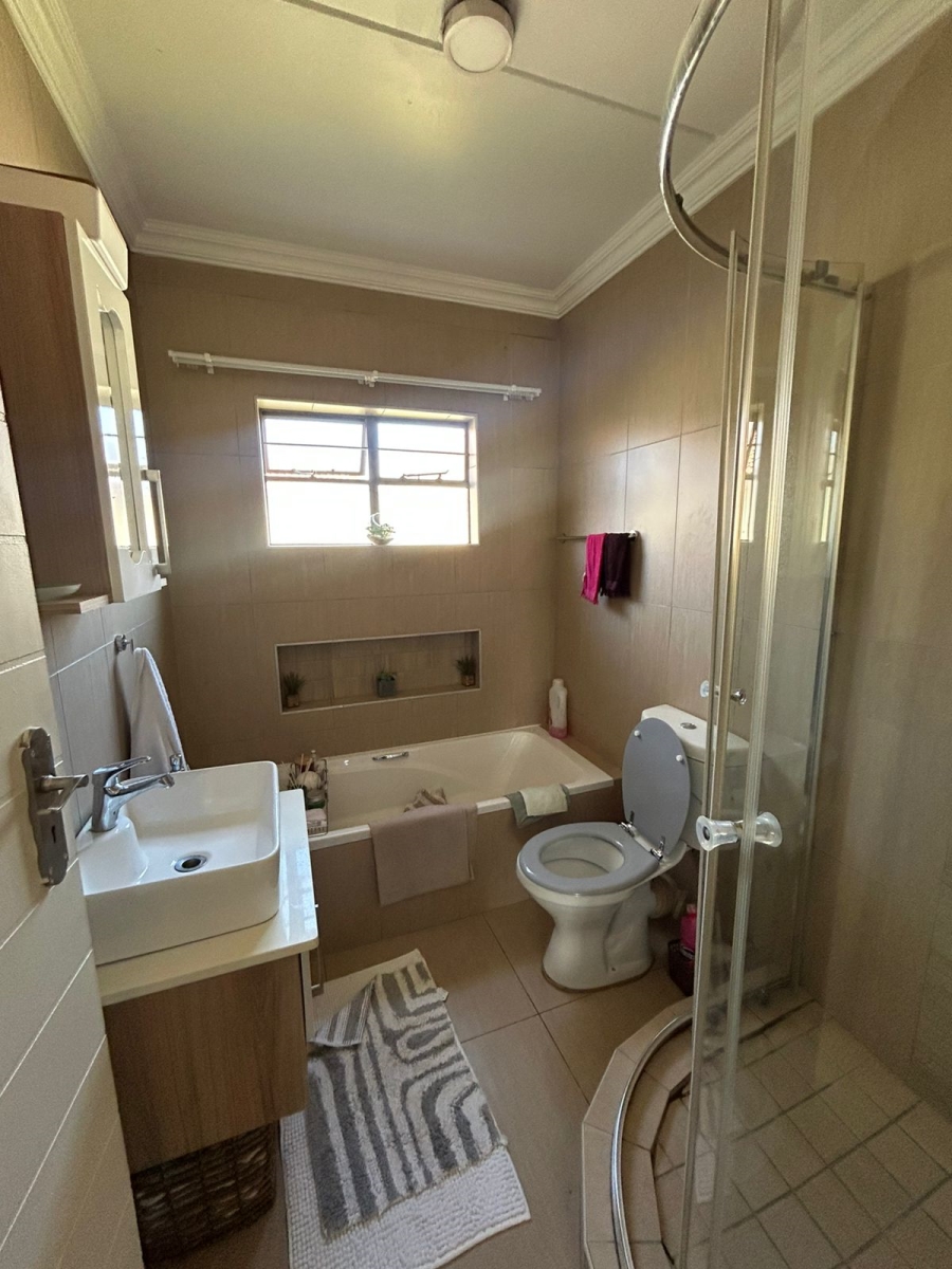 To Let 2 Bedroom Property for Rent in Andeon AH Gauteng
