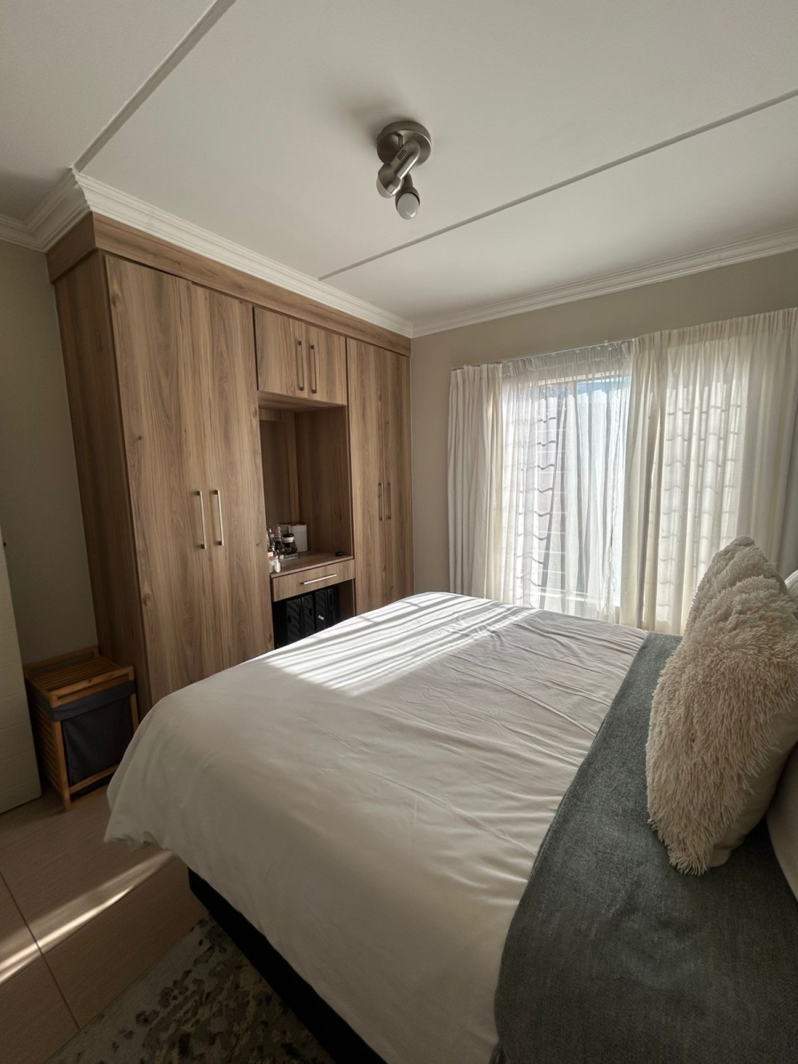 To Let 2 Bedroom Property for Rent in Andeon AH Gauteng