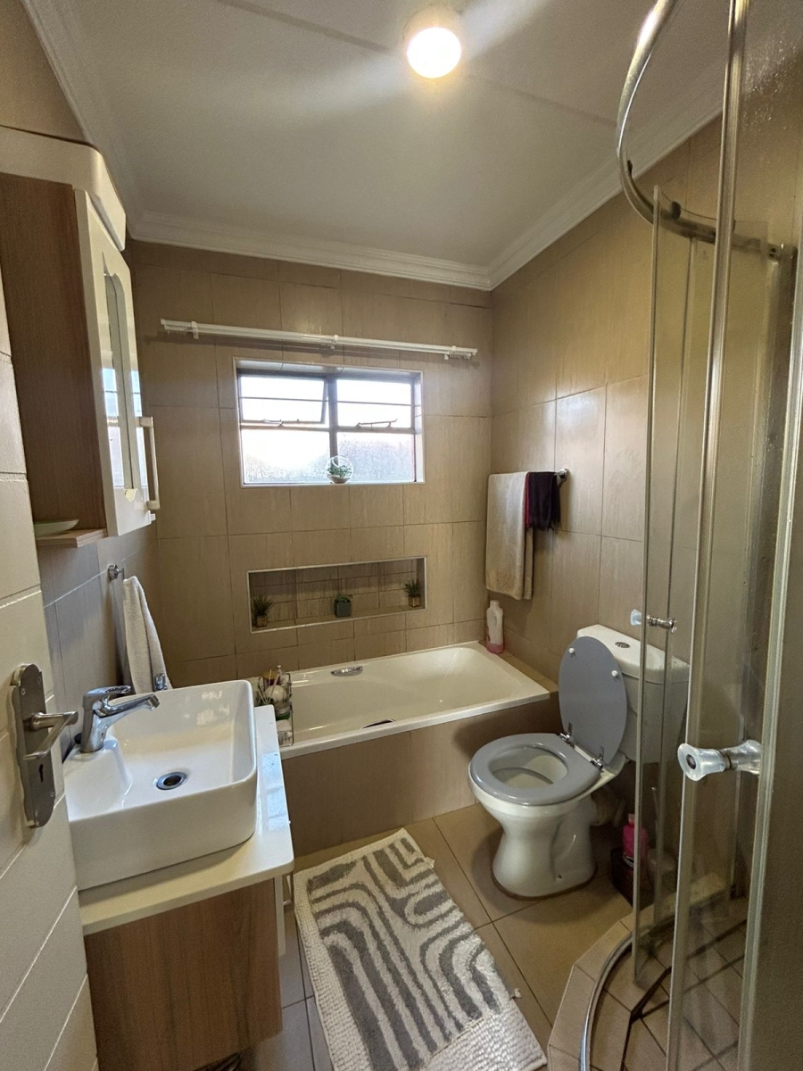 To Let 2 Bedroom Property for Rent in Andeon AH Gauteng