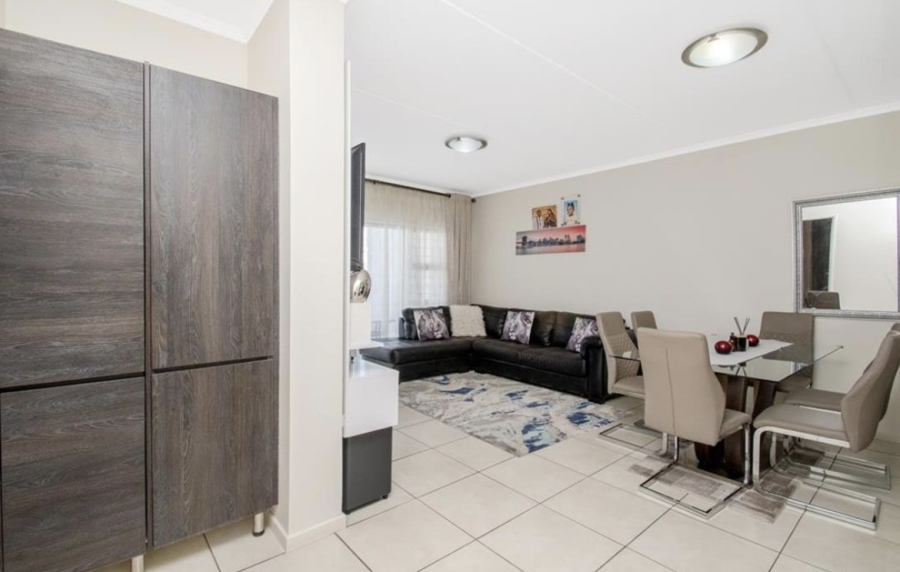 3 Bedroom Property for Sale in Oakdene Gauteng