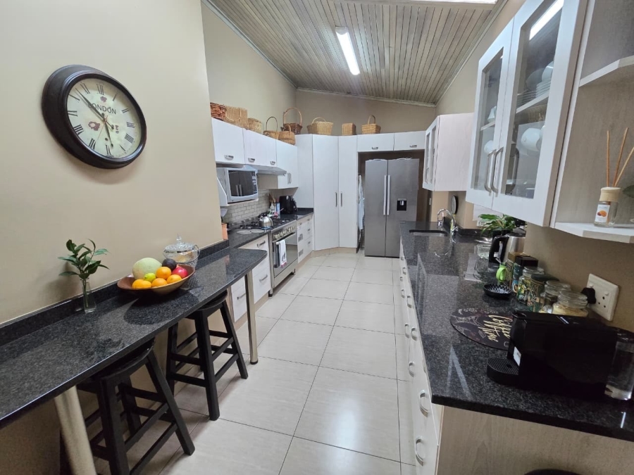 4 Bedroom Property for Sale in Alberante Gauteng