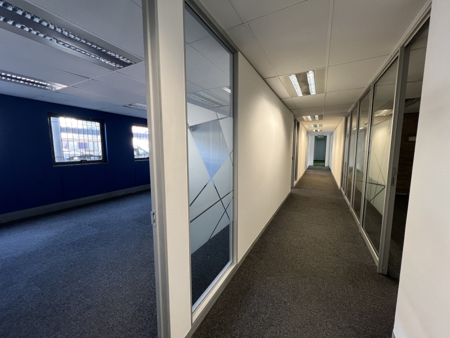 To Let Commercial Property for Rent in Randjespark Gauteng