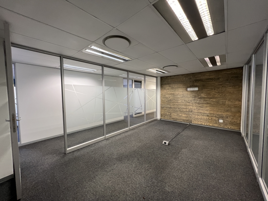To Let Commercial Property for Rent in Randjespark Gauteng