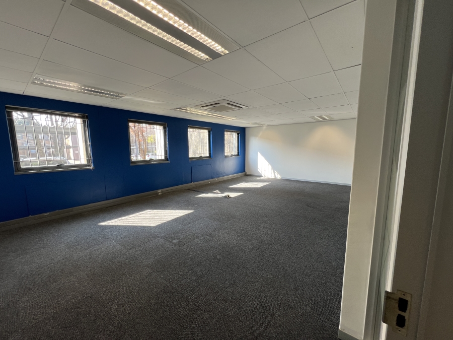 To Let Commercial Property for Rent in Randjespark Gauteng