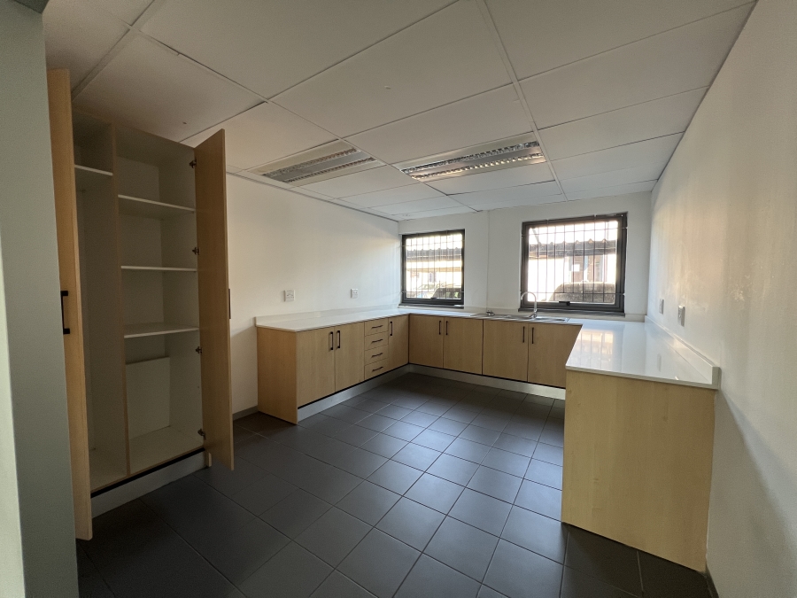 To Let Commercial Property for Rent in Randjespark Gauteng