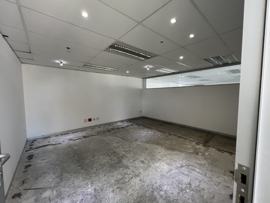 To Let Commercial Property for Rent in Randjespark Gauteng