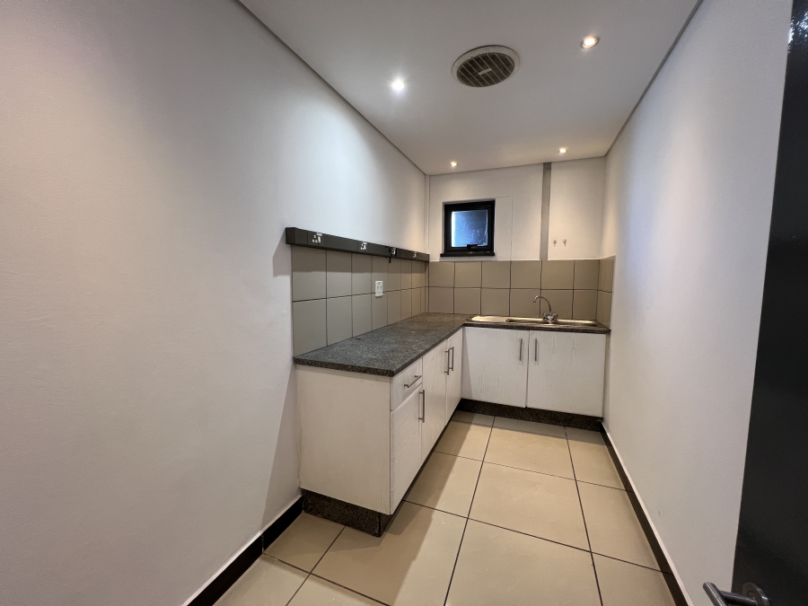 To Let Commercial Property for Rent in Randjespark Gauteng