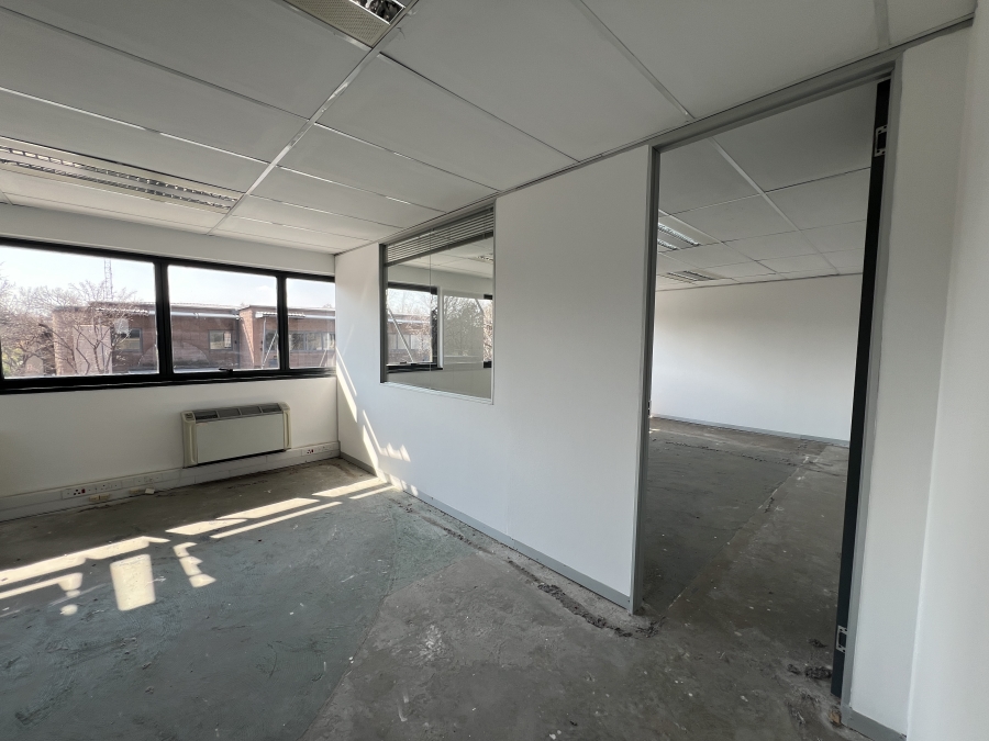 To Let Commercial Property for Rent in Randjespark Gauteng