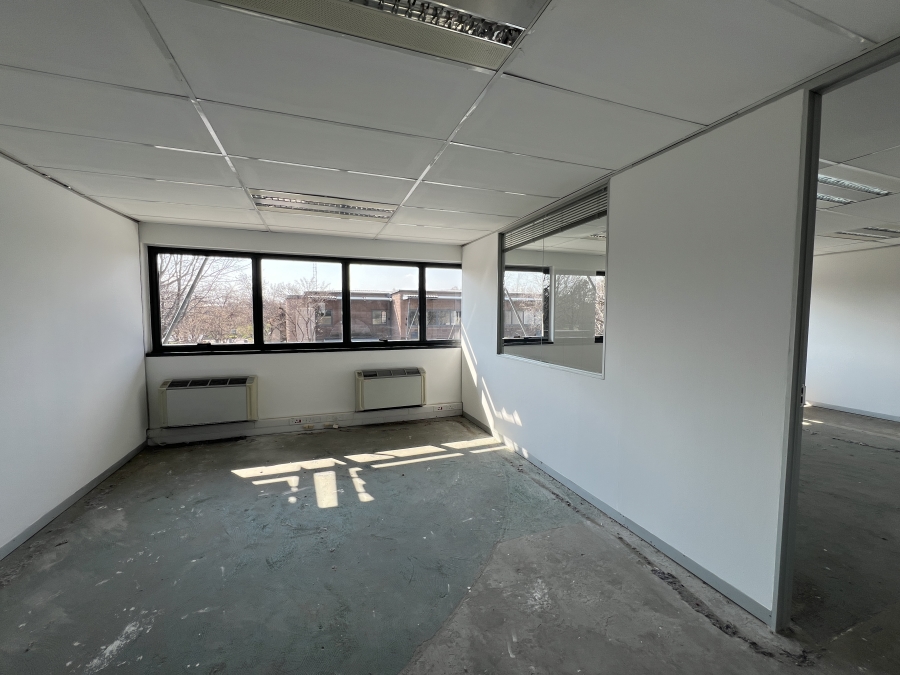 To Let Commercial Property for Rent in Randjespark Gauteng
