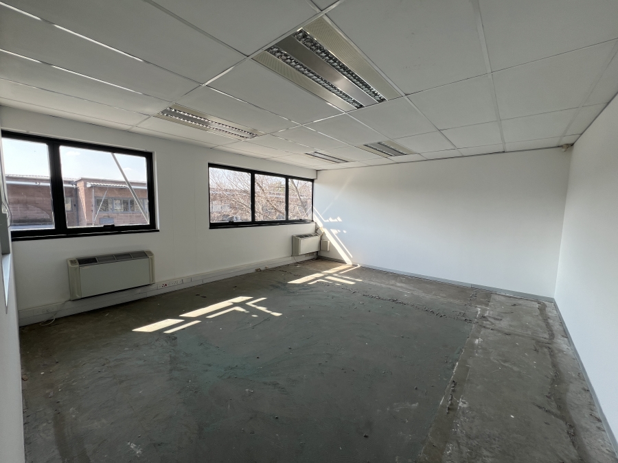 To Let Commercial Property for Rent in Randjespark Gauteng