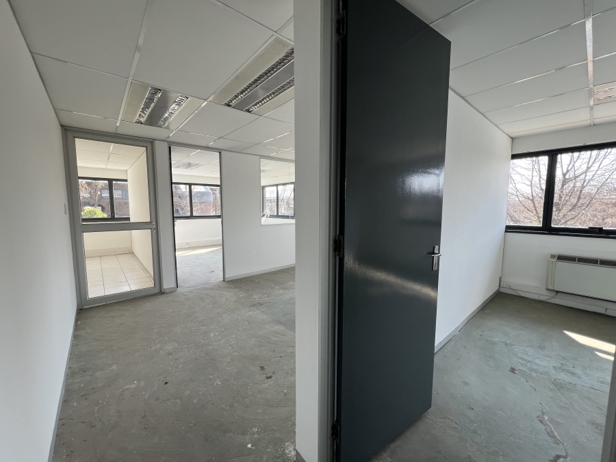To Let Commercial Property for Rent in Randjespark Gauteng