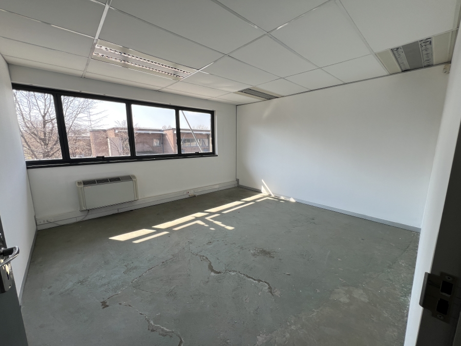 To Let Commercial Property for Rent in Randjespark Gauteng