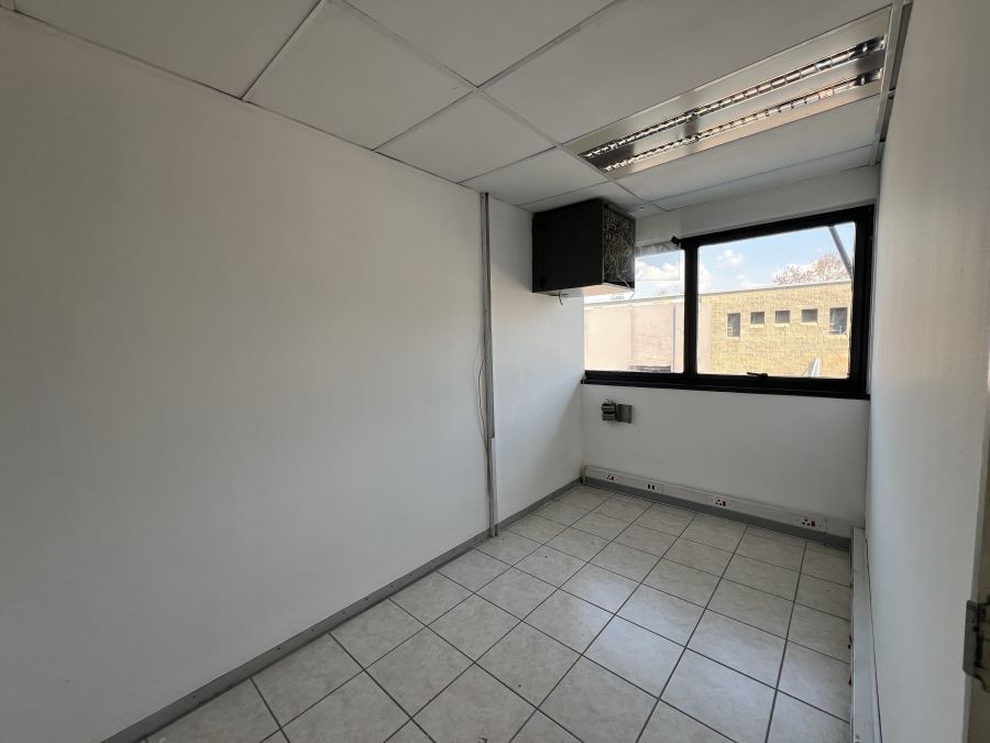 To Let Commercial Property for Rent in Randjespark Gauteng