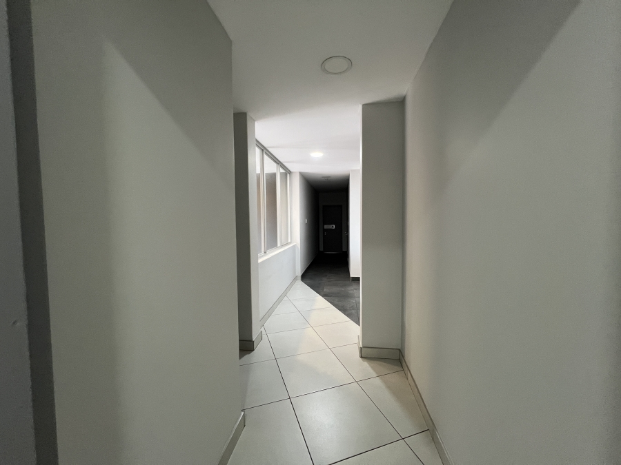 To Let Commercial Property for Rent in Randjespark Gauteng