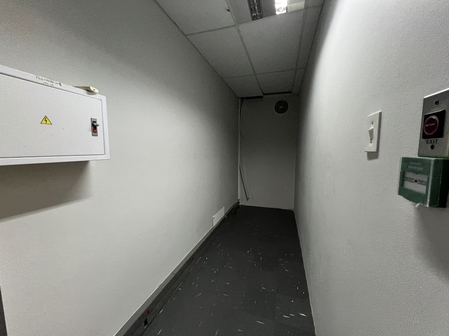 To Let Commercial Property for Rent in Randjespark Gauteng