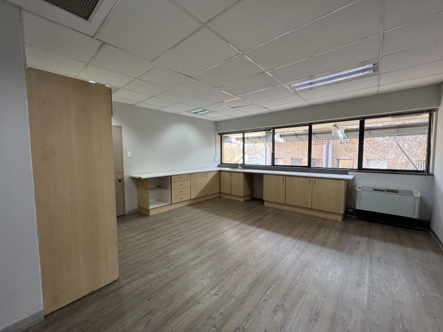 To Let Commercial Property for Rent in Randjespark Gauteng