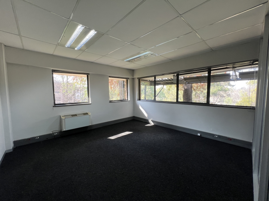 To Let Commercial Property for Rent in Randjespark Gauteng