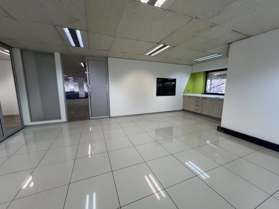 To Let Commercial Property for Rent in Randjespark Gauteng