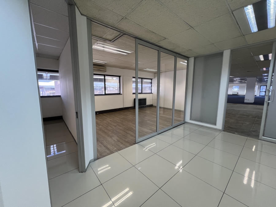 To Let Commercial Property for Rent in Randjespark Gauteng