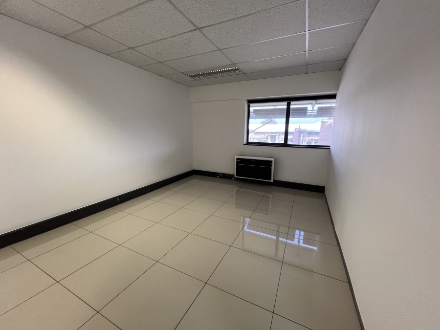 To Let Commercial Property for Rent in Randjespark Gauteng