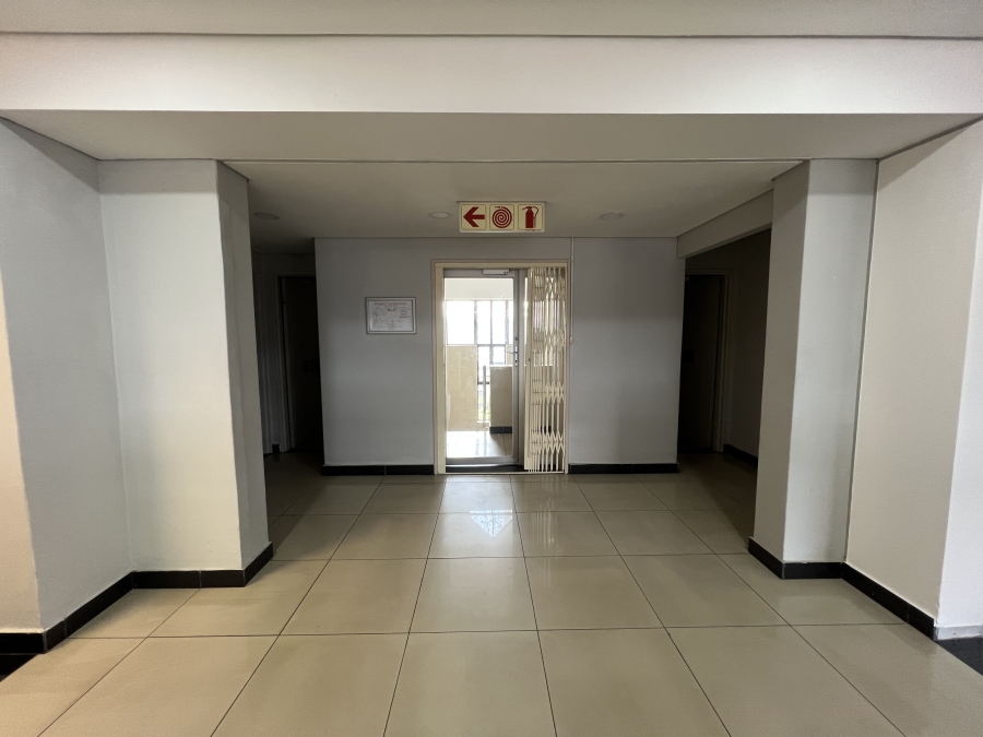 To Let Commercial Property for Rent in Randjespark Gauteng