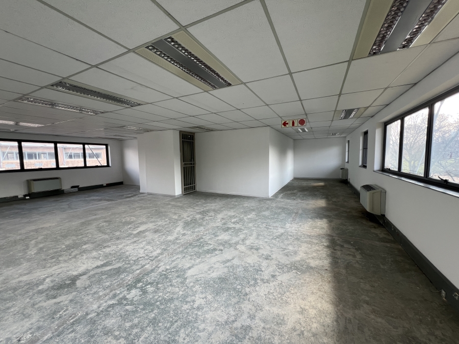 To Let Commercial Property for Rent in Randjespark Gauteng