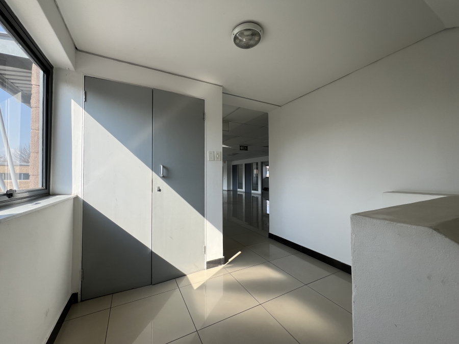 To Let Commercial Property for Rent in Randjespark Gauteng