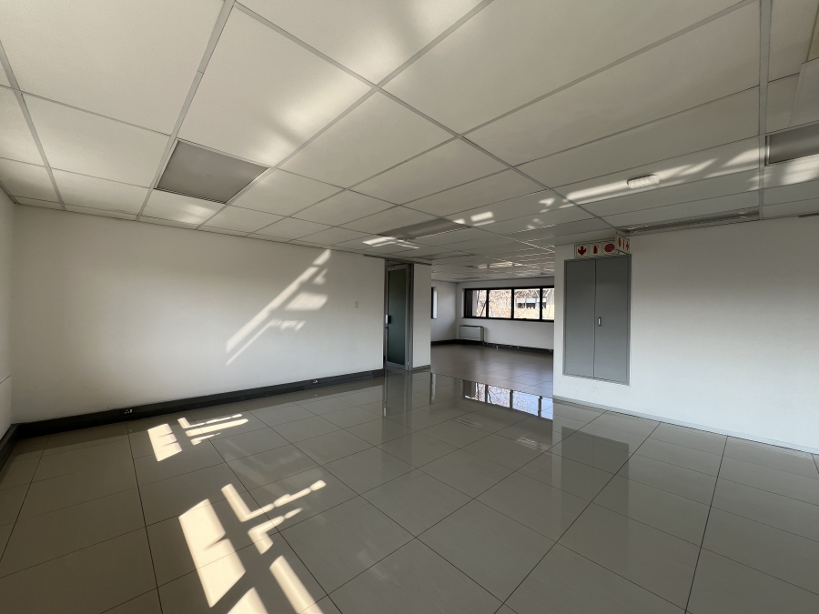 To Let Commercial Property for Rent in Randjespark Gauteng