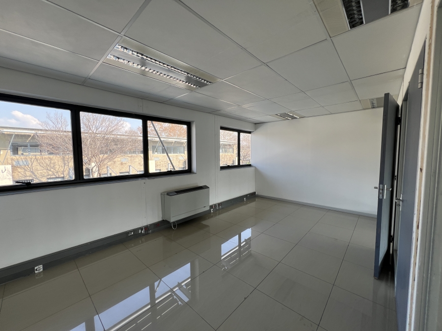 To Let Commercial Property for Rent in Randjespark Gauteng