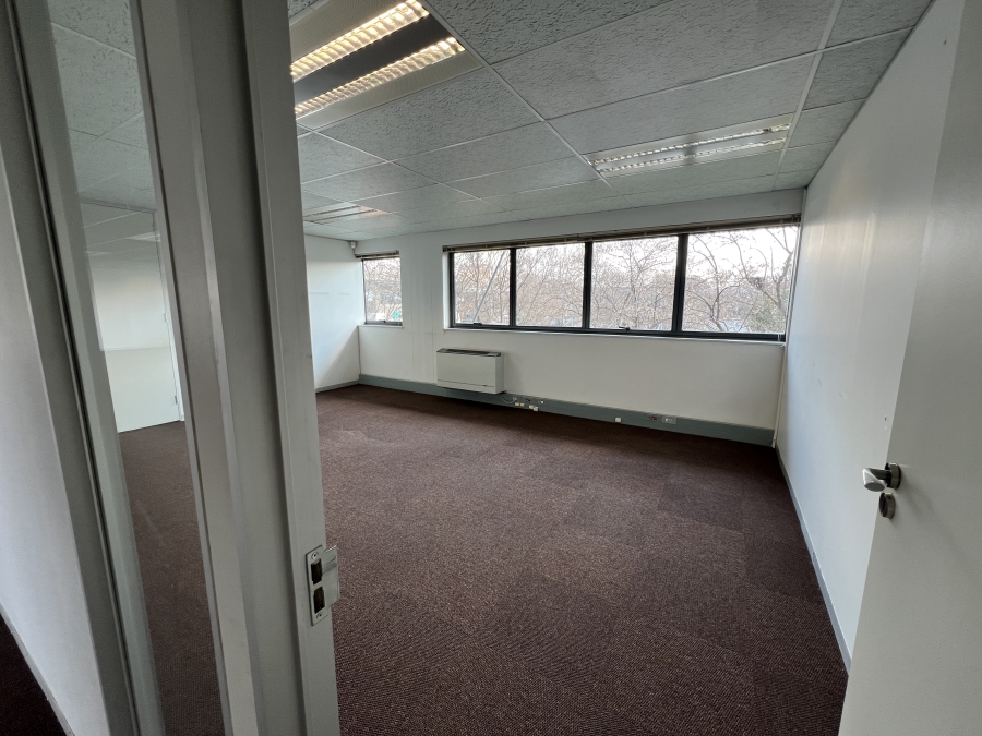 To Let Commercial Property for Rent in Randjespark Gauteng