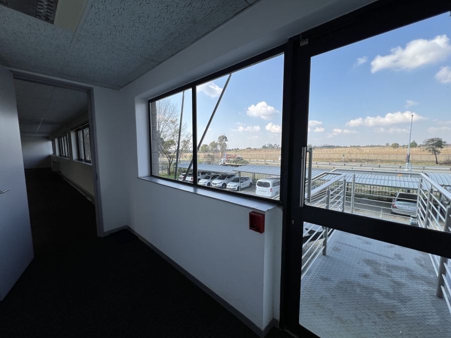 To Let Commercial Property for Rent in Randjespark Gauteng