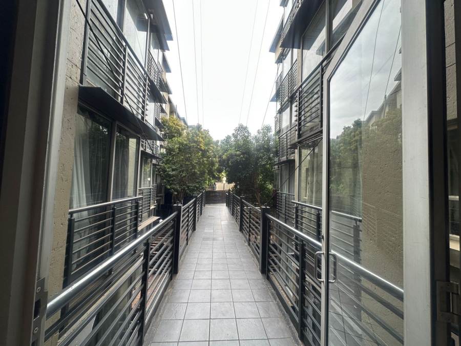 To Let 1 Bedroom Property for Rent in Braamfontein Gauteng