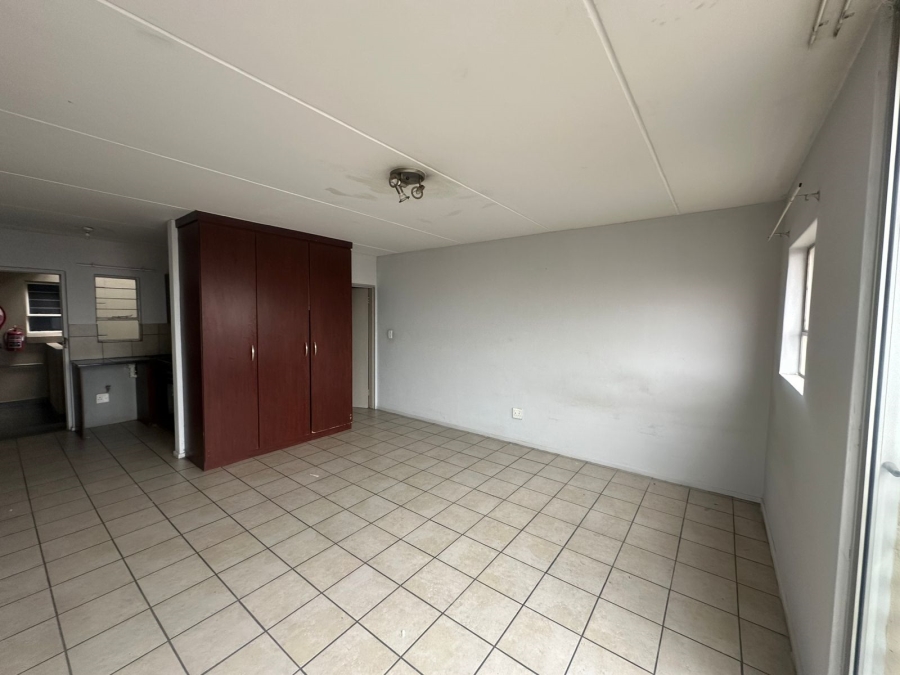 To Let 1 Bedroom Property for Rent in Braamfontein Gauteng