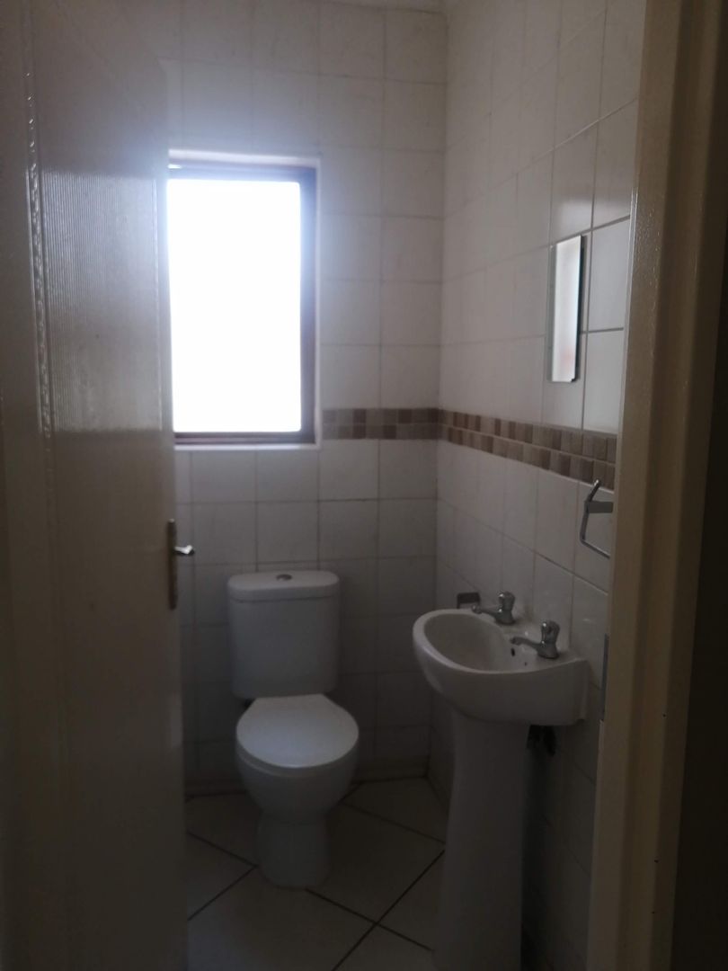 To Let 2 Bedroom Property for Rent in Ravenswood Gauteng