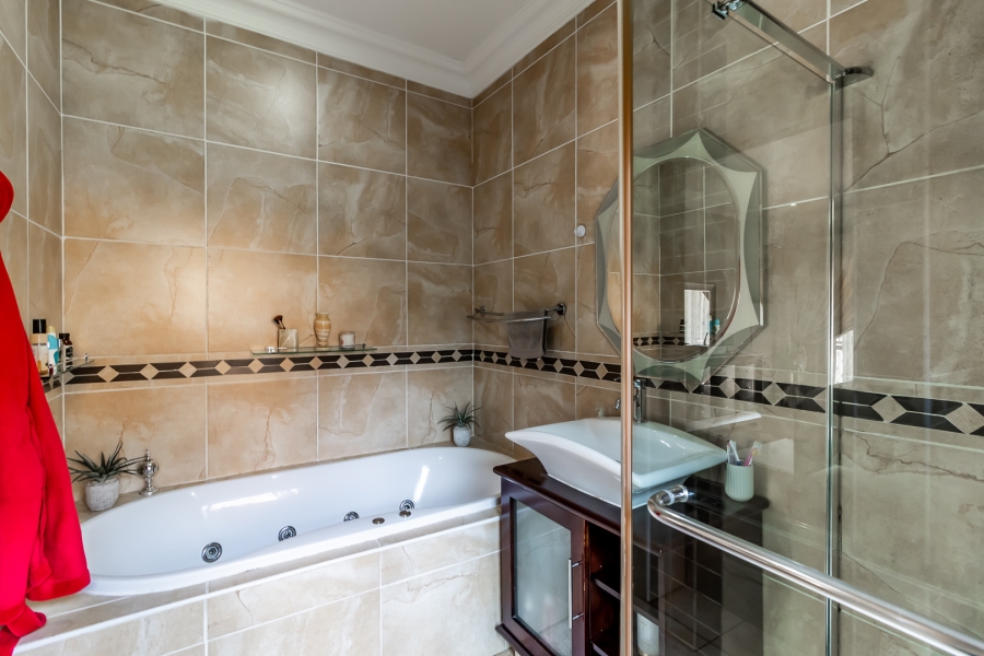 3 Bedroom Property for Sale in Zambezi Country Estate Gauteng