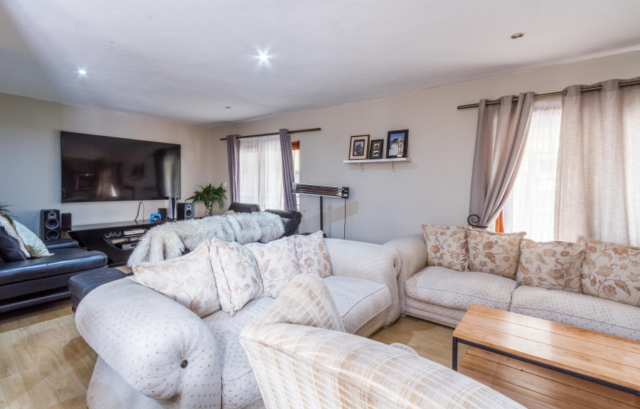 4 Bedroom Property for Sale in Equestria Gauteng