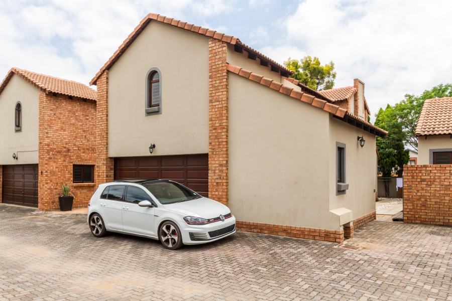 4 Bedroom Property for Sale in Equestria Gauteng