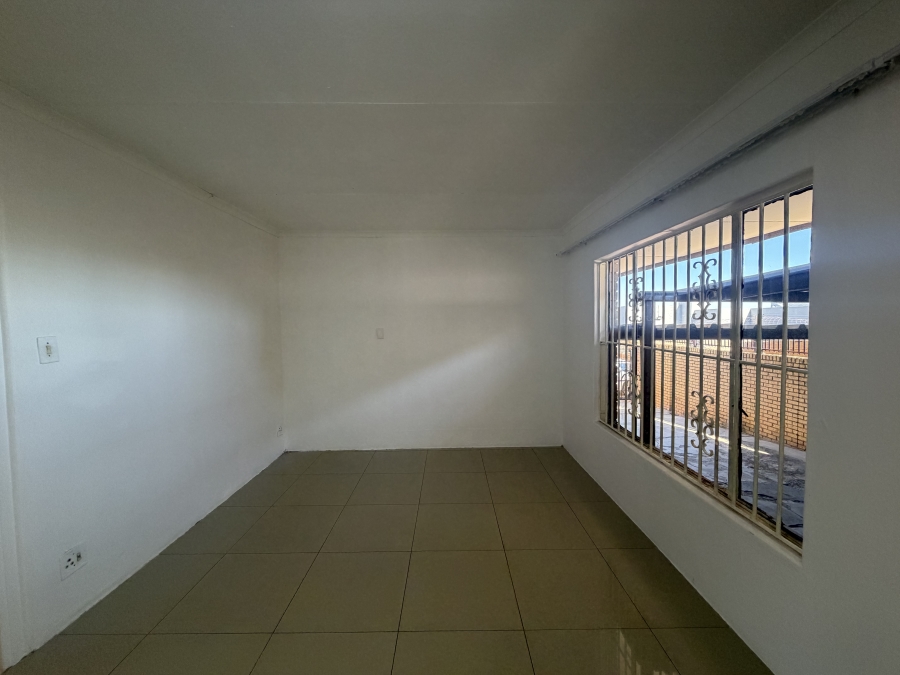 To Let 2 Bedroom Property for Rent in Christoburg Gauteng