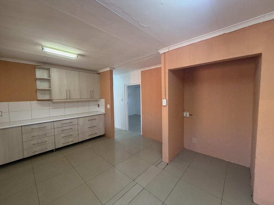 To Let 2 Bedroom Property for Rent in Christoburg Gauteng