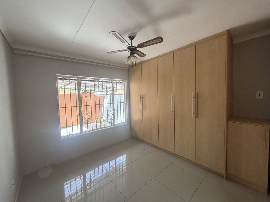 To Let 2 Bedroom Property for Rent in Christoburg Gauteng
