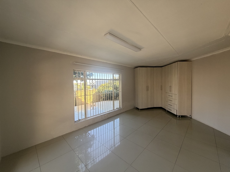 To Let 2 Bedroom Property for Rent in Christoburg Gauteng