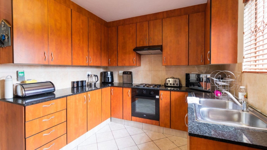 3 Bedroom Property for Sale in Edenvale Central Gauteng