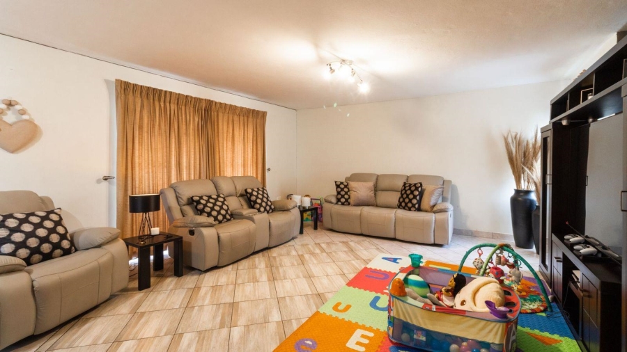 3 Bedroom Property for Sale in Edenvale Central Gauteng